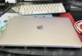 MacBook pro M1