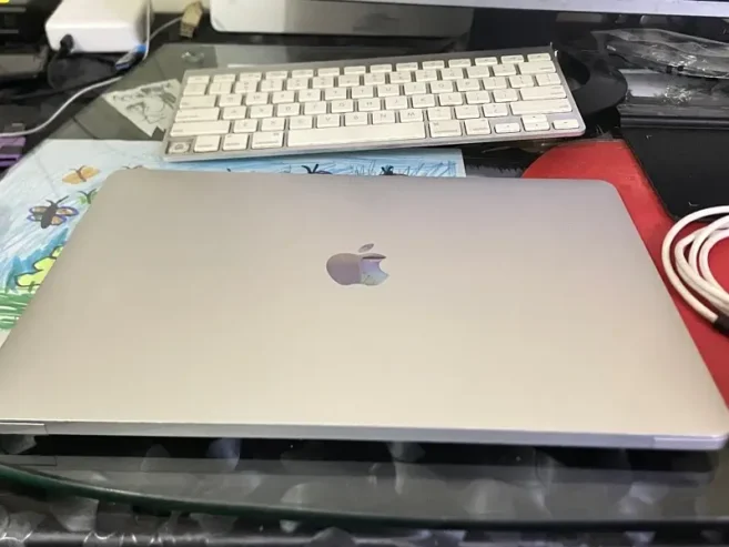 MacBook pro M1