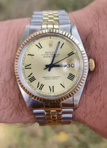 WATCH BUYER / Rolex Datejust Omega Speedmaster