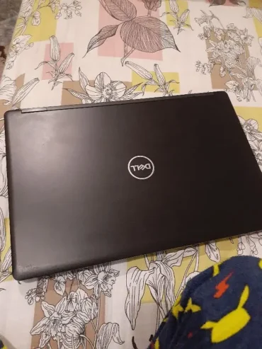 dell laptop black colour